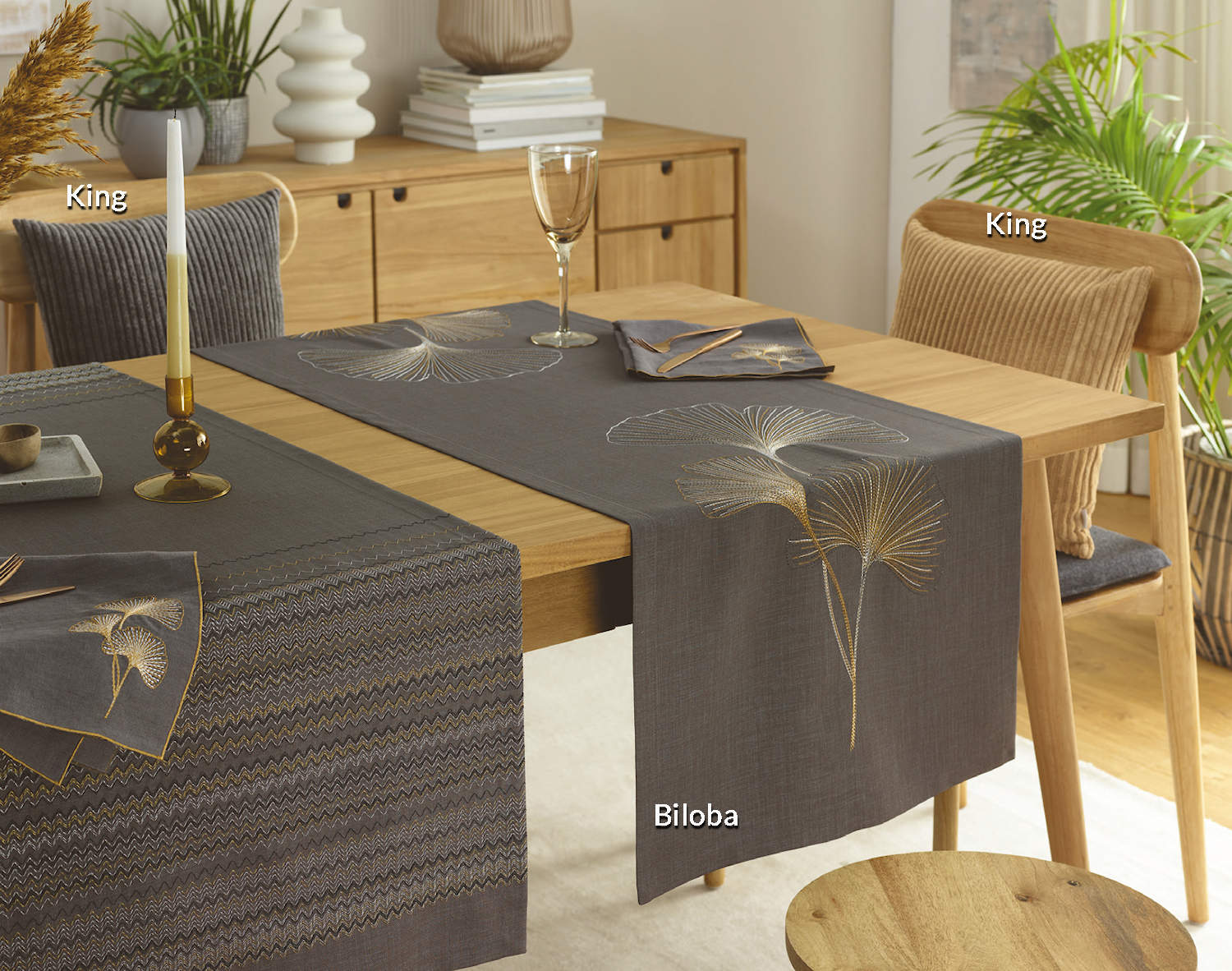 Tischläufer BILOBA mit handgeführter table&home | Tischwäsche Sander Stickerei von Sander