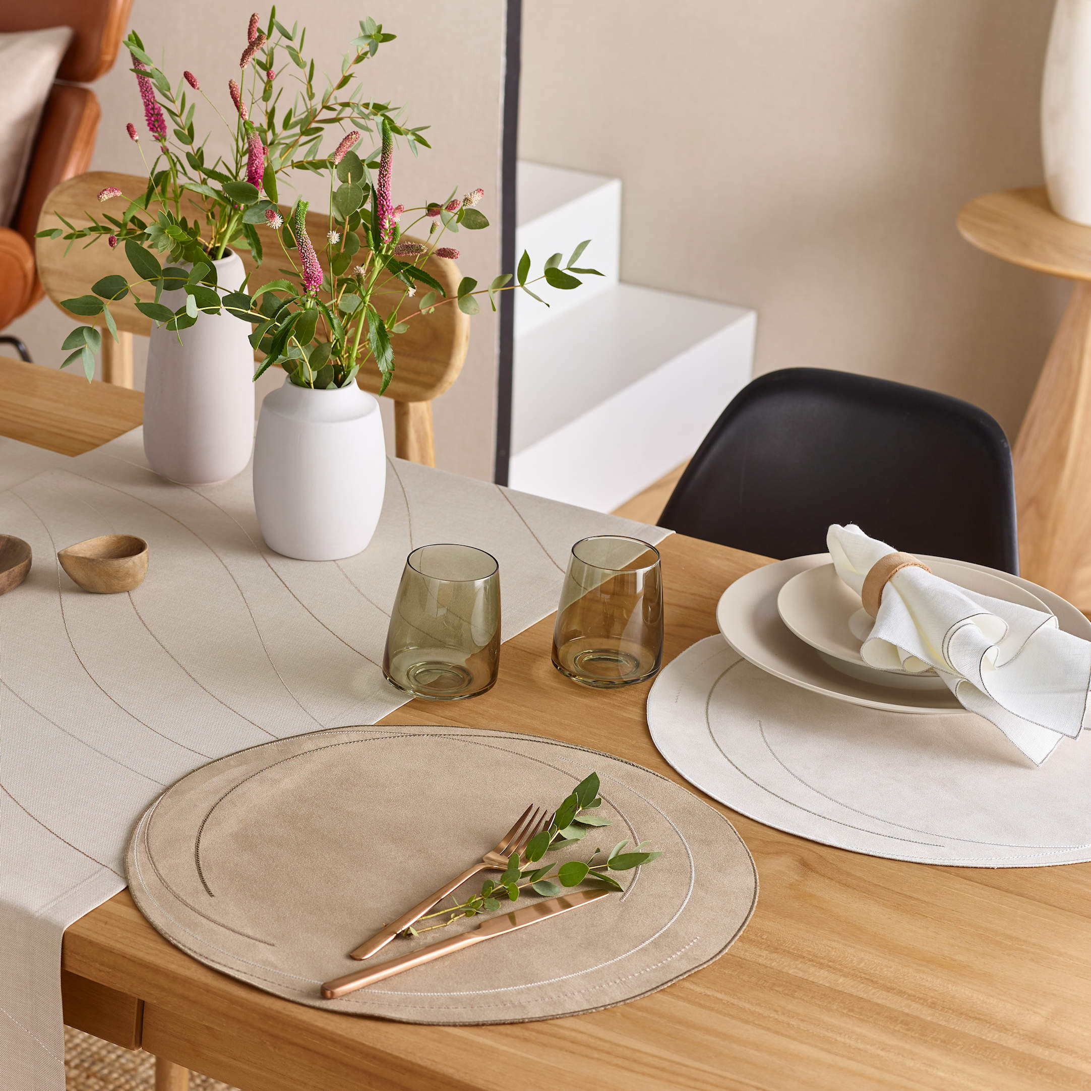 Deckchen oder Tischläufer MONTREUX table | Tischwäsche von Sander home Sander and