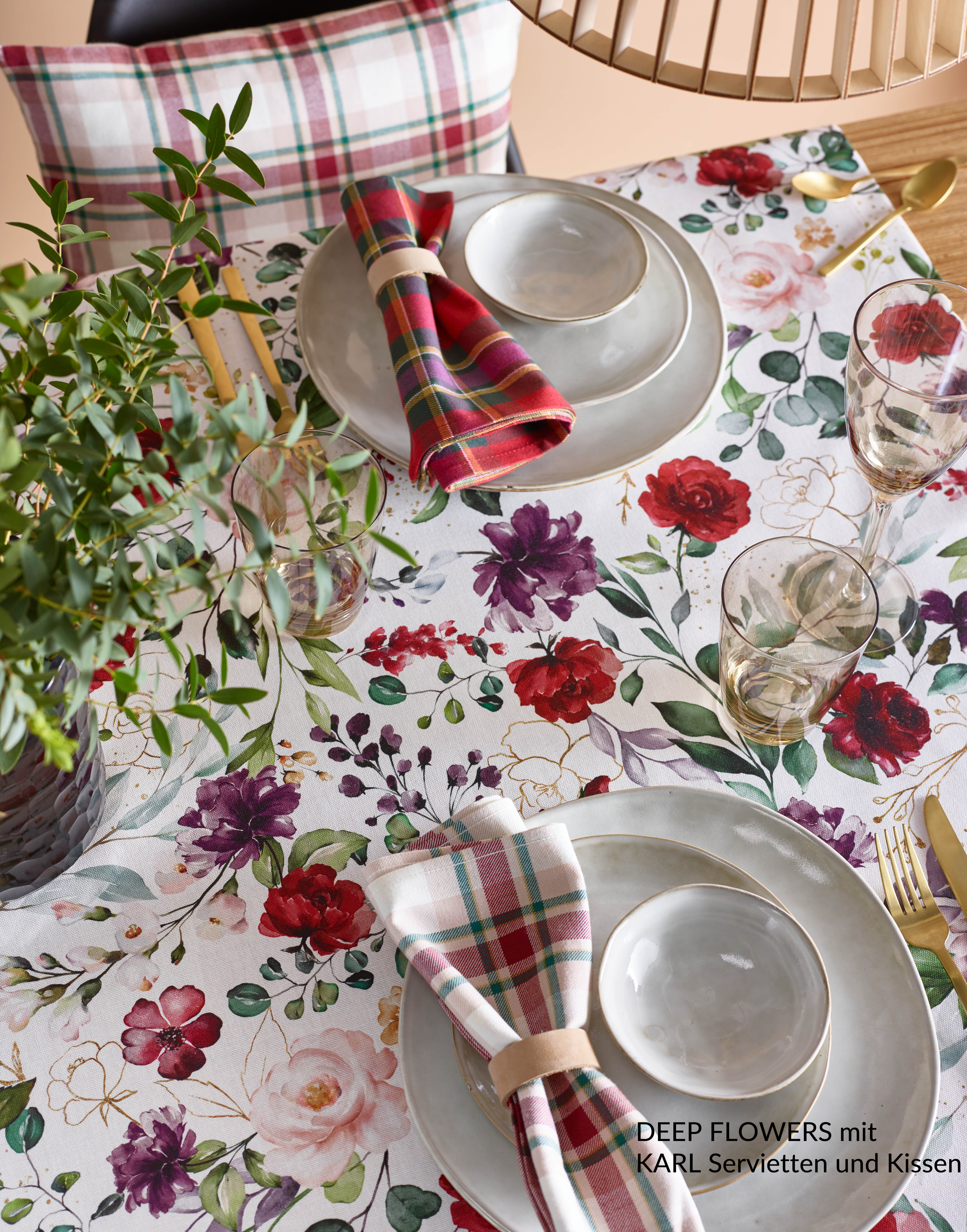 Tischdecke mit FLOWERS DEEP | Tischwäsche Blumen Sander
